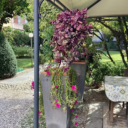 Il Villino Della Duchessa לינה וארוחת בוקר 4*